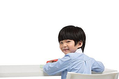 《蜡笔小新：炭之镇的小白》日本明年2月发售 中文版时间待定